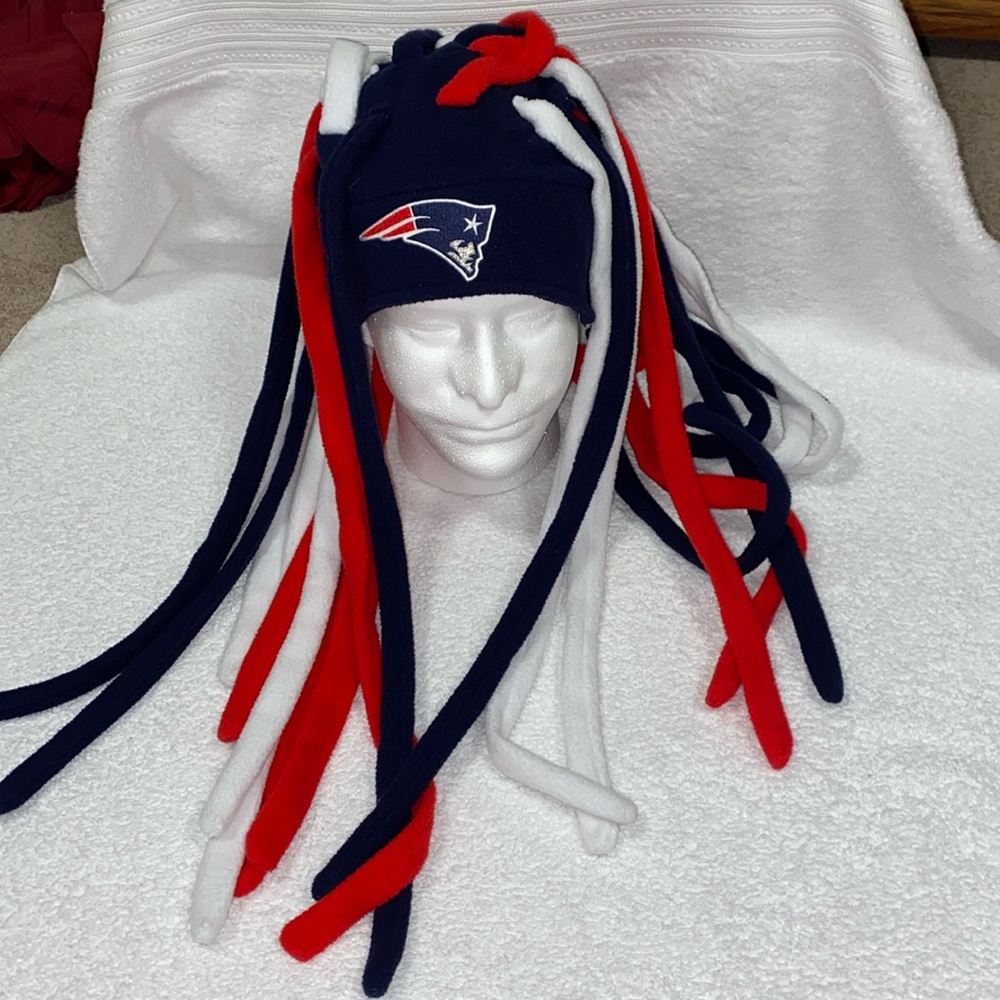 Reebok New England Patriots Fleece Spaghetti-Style Hat